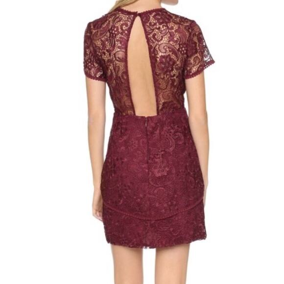 WAYF Women’s Lace Minidress in Burgundy size Small - Picture 3 of 11